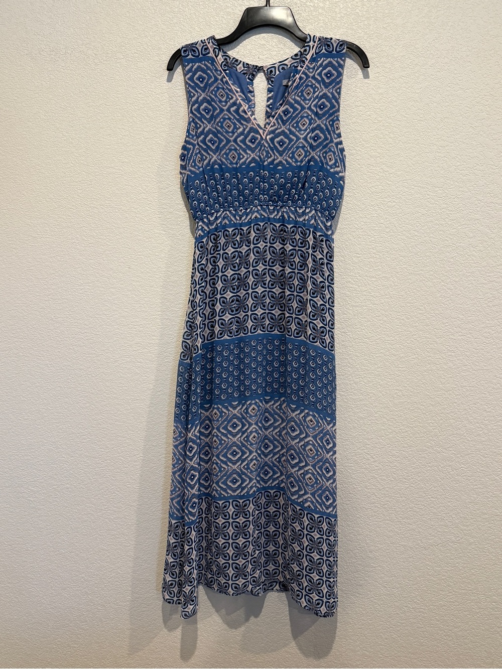 Avia Blue Patterned Sleeveless Midi Dress with Keyhole